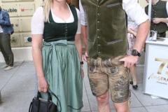Anna Bereiter und Felix Loch, 75 Jahre Trachten Angermaier im Silbersaal im Deutschen Theater in München 2023