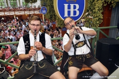 Anzapfen im Hofbräu Festzelt 2016