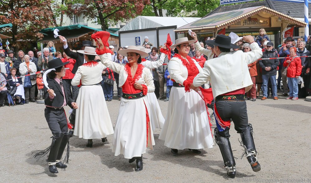 Chilenische Folkloregruppe Pülche, Auer Dult am Mariahilfplatz in München 2019