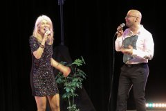 Linda Jo Rizzo und Christian Deussen, Back on Stage - zurück auf die Bühne ! Christian Deussen und Linda Jo Rizzo auf der Kulturbühne Hinterhalt in Geretsried 2021