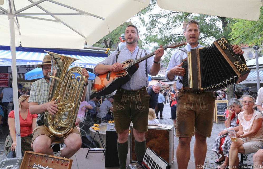Trio Schleudergang,  Brunnenfest  am Viktualienmarkt in München 2019