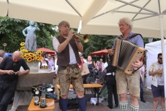 Franze und sei Spezi,  Brunnenfest  am Viktualienmarkt in München 2019