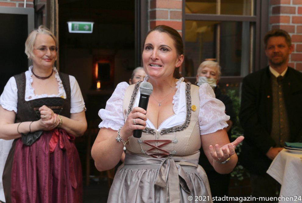 Prof, Irmi Eisenbarth, Café Guglhupf 2.0, Bayerisches Traditionscafé im Herzen von München 2021