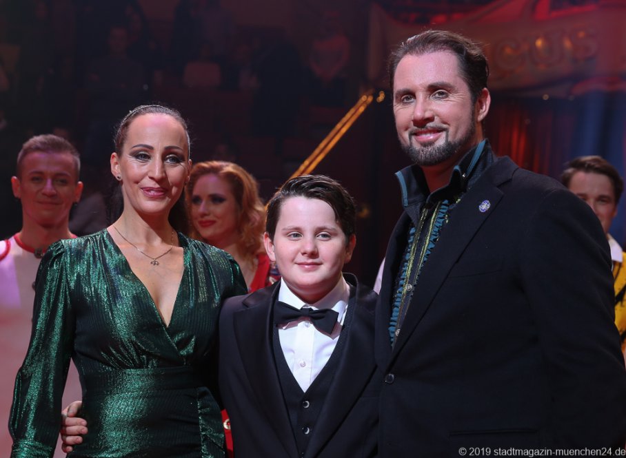 Jana Lacey-Krone, Alexis, Martin Lacey Jr. (von li. nach re.), Premiere 1. Winterprogramm Circus Krone in München  2019