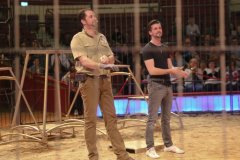Martin und Thomas Lacey, Löwenprobe im Circus Krone in München 2020