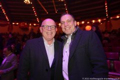 Jürgen Kirner und Joe Häglsperger (re.), Circus Krone Stars in der Manege im Circus Krone Bau in München 2022