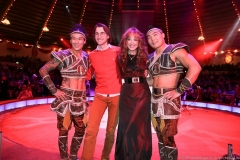 Cornelia Corba und Ziehsohn Benjamin (Mitte), Premiere erstes Winterprogramm im Circus Krone in München 2018