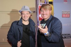 Tom von der Isar und Florian Hüttner (re.), Premiere des Musicals Der Schuh des Manitu im Deutschen Theater in München 2021