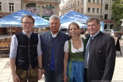 Thomas Stiftl, Dieter Reiter, Christine Zitzelsperger,  Lorenz Stiftl (von li. nach re.), Einweihung zum Stiftl im Tal in München 2018