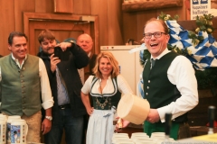 Peter Schöniger (li.), Petra Schöniger (2. von re.), Manuel Pretzel (re.)),, Eröffnung Frühlingsfest auf der Theresienwiese in München 2019