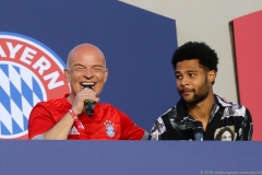 Stephan Lehmann und Serge Gnabry (re.), FC Bayern Fanfest am Nockherberg in München 2019