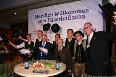 Christian Schottenhamel (3. von li.), Günter Sigl (4. von re.), Franz Wamsler (re.), Filserball am Nockherberg in München 2019