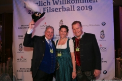 Christian Schottenhamel , Elisabeth und Andreas Steinfatt (re.), Filserball am Nockherberg in München 2019