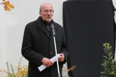 Dr. Hans-Georg Küppers, zur Erinnerung an die jüdische Familie Schülein wurden am 8.11.2018 zwei Gedenktafeln am ehemaligen Unionsbräu in der Einsteinstraße 42 angebracht.