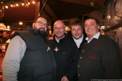 Bobo Ehrhardt (li.), Jens Röver (2. von re.), Andy Dräger (re.), Haidhauser Weihnachtsmarkt am Weißenburger Platz in München 2019