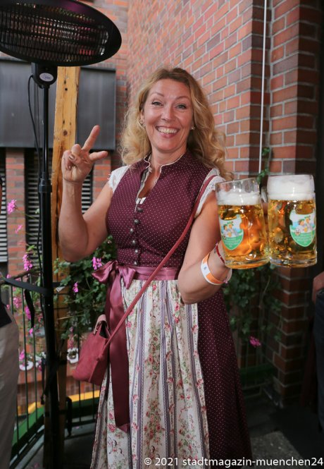 Sabine Barthelmeß, Herbstfest im Café Guglhupf in München  2021
