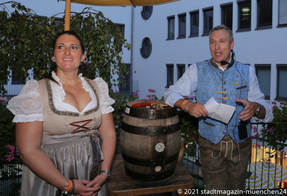 Prof.  Dr. Irmi Eisenbarth und Dr. Marc Eisenbarth, Herbstfest im Café Guglhupf in München  2021