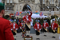 Schäfflertanz bei der volkstümlichen Inthronisation der Narrhalla Prinzenpaare am Marienplatz in München 2019