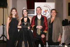 Anna Soppe, Alexandra II, Heiko I., Julia Schönfeld-Knor (von li. nach re.), Inthronisation Moosacher Faschingsclub in der Schießstätte in Allach 2021
