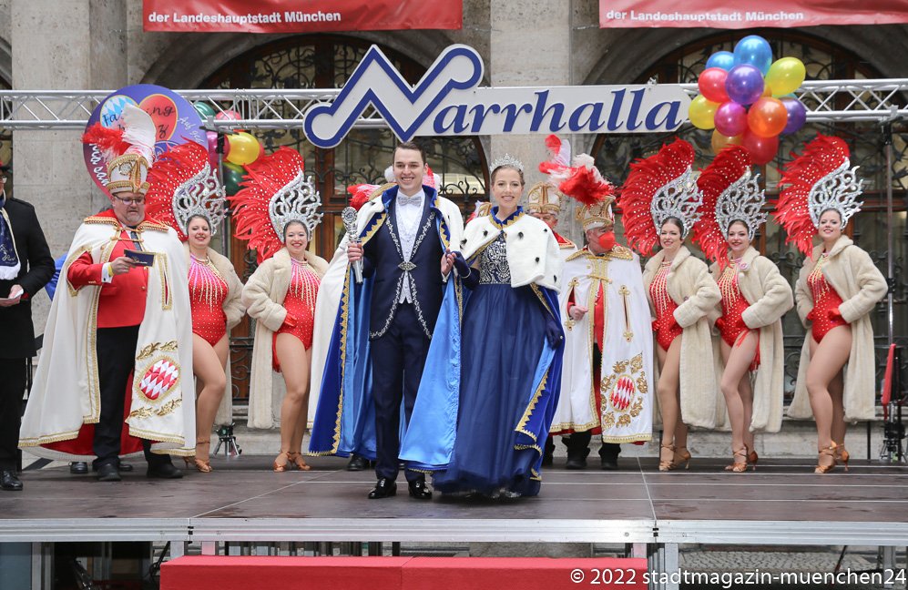 Leonard I. und Elisabeth II., Inthronisation Narrhalla Prinzenpaar im Prunkhof des Rathauses in München 2022