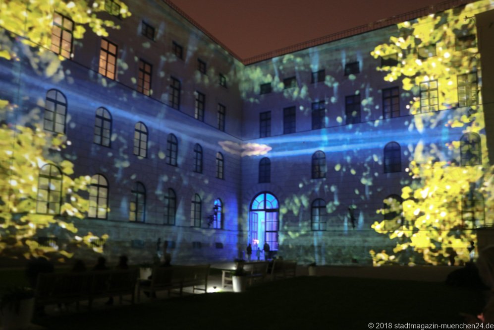 Illumination im Königsbauhof der Residenz, Lange Nacht der Museen in München 2018