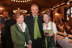 Carolin Reiber, Dr. Michael und Irmgard Möller (von li. nach re.)