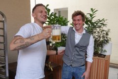 Daniel Pietsch und Oscar Schlehaier (re.), Eröffnung Max Emanuel Brauerei in München 2022