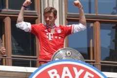 Thomas Müller, Meisterfeier FC Bayern am  Rathausbalkon in München 2022