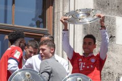 Jamal Musiala, Meisterfeier FC Bayern am  Rathausbalkon in München 2022