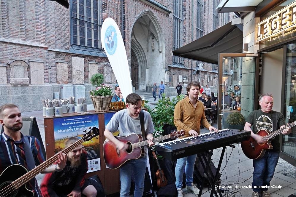 Leger, Monks, Munich Unplugged bei den Innstadtwirten in München 2019