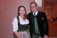Ulrike Grimm und Manuel Pretzl, Oider Wiesn Bürgerball im Deutschen Theater in München 2023