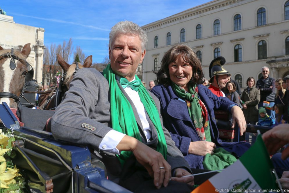Dieter Reiter mit Frau Petra, Parade St. Patricks Day in der Ludwigstraße in München 2019