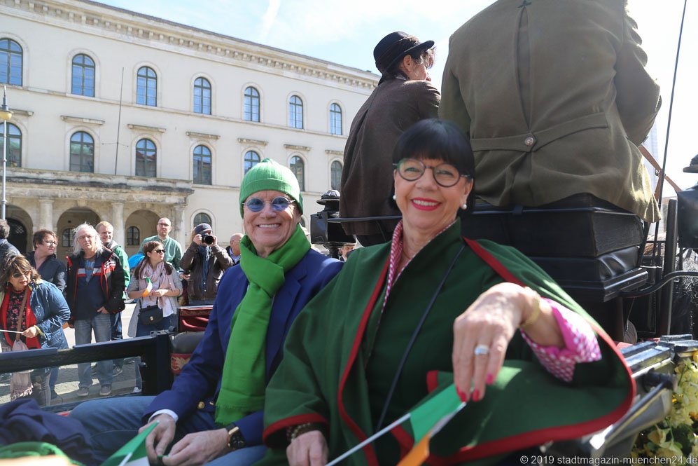 Erich Lejeune mit Frau Iréne, Parade St. Patricks Day in der Ludwigstraße in München 2019