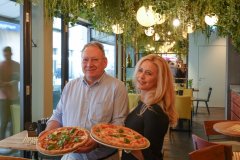Karl-Heinz und Nicole Wildmoser, Italienische Genüsse im Urban Jungle, Restaurant Pizzarei in der Sporerstraße am Dom in München, 2022