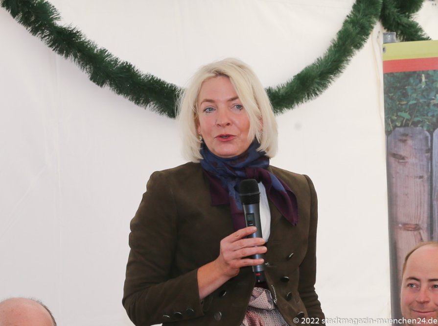 Tina Krätz, Presserundgang Frühlingsfest auf der Theresienwiese 2022