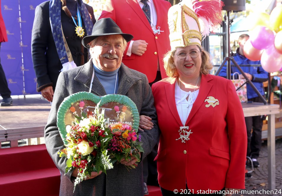 Helmut Pfundstein und Janina Homann, Proklamation der Narrhalla Prinzenpaare am Viktualienmarkt in München 2021
