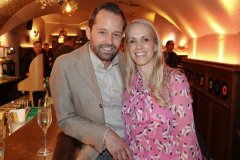 Otto Lindinger mit Frau, Eröffnung Roy im Alten Hackerhaus in München 2022