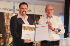 André Hartmann und Dr. Hans-Georg Küppers (re.), Schwabinger Kunsttpreis im Casino der Stadtsparkasse München Ungererstraße 2019