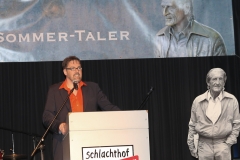 André Hartmann, Sigi Sommer Taler für Günter Grünwald im Wirtshaus zum Schlachthof in München 2017