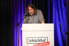 Roland Hefter, Sigi Sommer Taler an Marianne Sägebrecht (2020) und Chris Böttcher (2022) im Wirtshaus im Schlachthof in München 2022