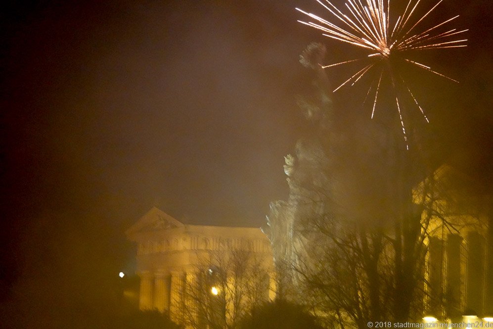 Silvester Feuerwerk auf der Theresienwiese in München 2018