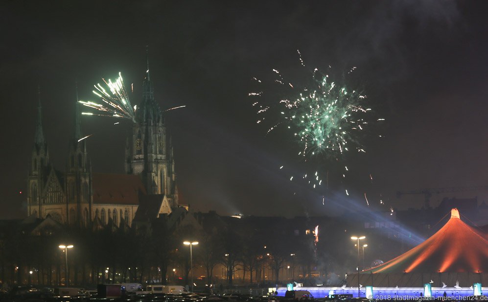 Silvester Feuerwerk auf der Theresienwiese in München 2018