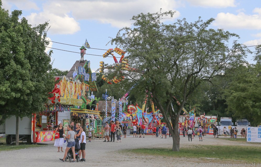 Kindereisenbahn, Sommer in der Stadt auf dem Tollwoodgelände im Olympiapark in München 2020