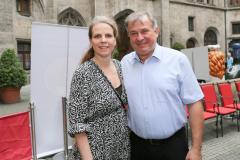 Christine und Lorenz Stiftl, Sommerfest der Innenstadtwirte im Rathaus Prunkhof in München 2023