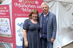 Petra und Dieter Reiter, Sommerfest der Innenstadtwirte im Rathaus Prunkhof in München 2023