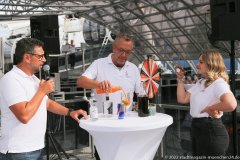 Michael Meier (li.) und Michael Schlöffel (Mitte), Sommerfest am Riesenrad Umadum mit Präsentation der neuen Beachgondeln im Werksviertel  in München 2022