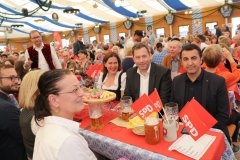 Claudia Tausend, Verena Dietl, Lars Klingbeil, Arif Tasdelen (von li. nach re.), Truderinger Festwoche SPD Veranstaltung 2022
