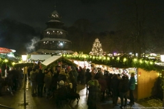 Weihnachtsmarkt am Chinesischen Turm im Englischen Garten in München 2018