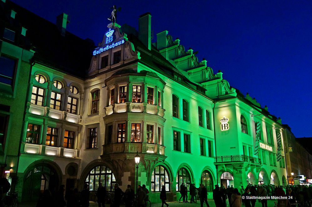 Hofbräuhaus in Grün St. Patricksday München