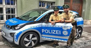 Polizisten retten Mann aus Isar